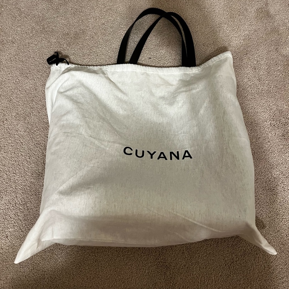 Excellent condition cuyana black leather tote bag